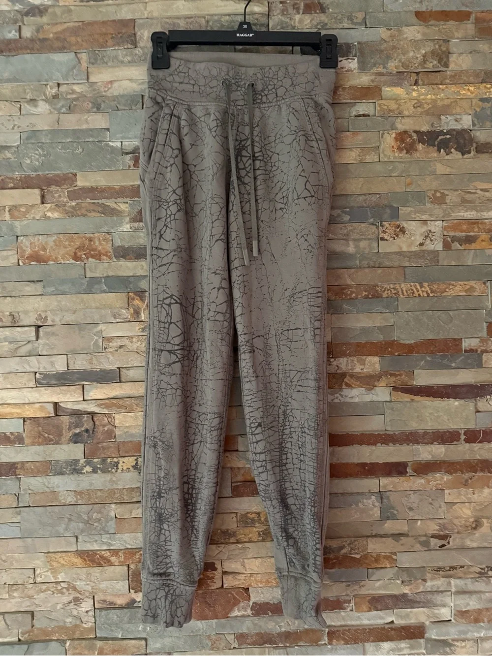 Lululemon Warm Down Jogger *7/8 Length Thread Dye Rover Black 0